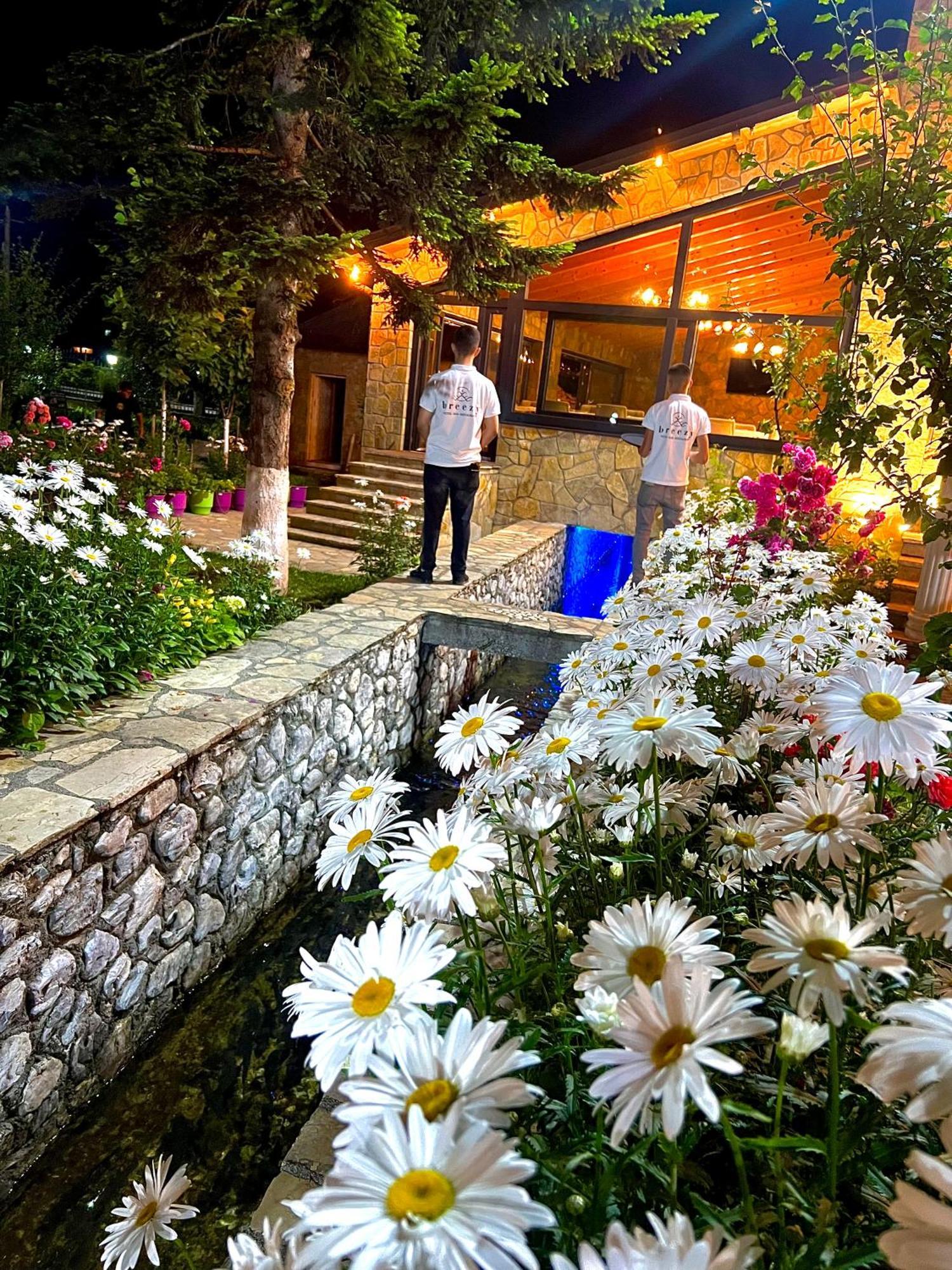 Breezy Hotel Valbone Bagian luar foto