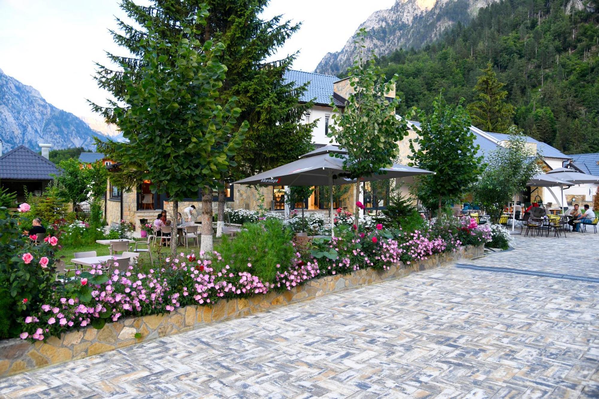 Breezy Hotel Valbone Bagian luar foto