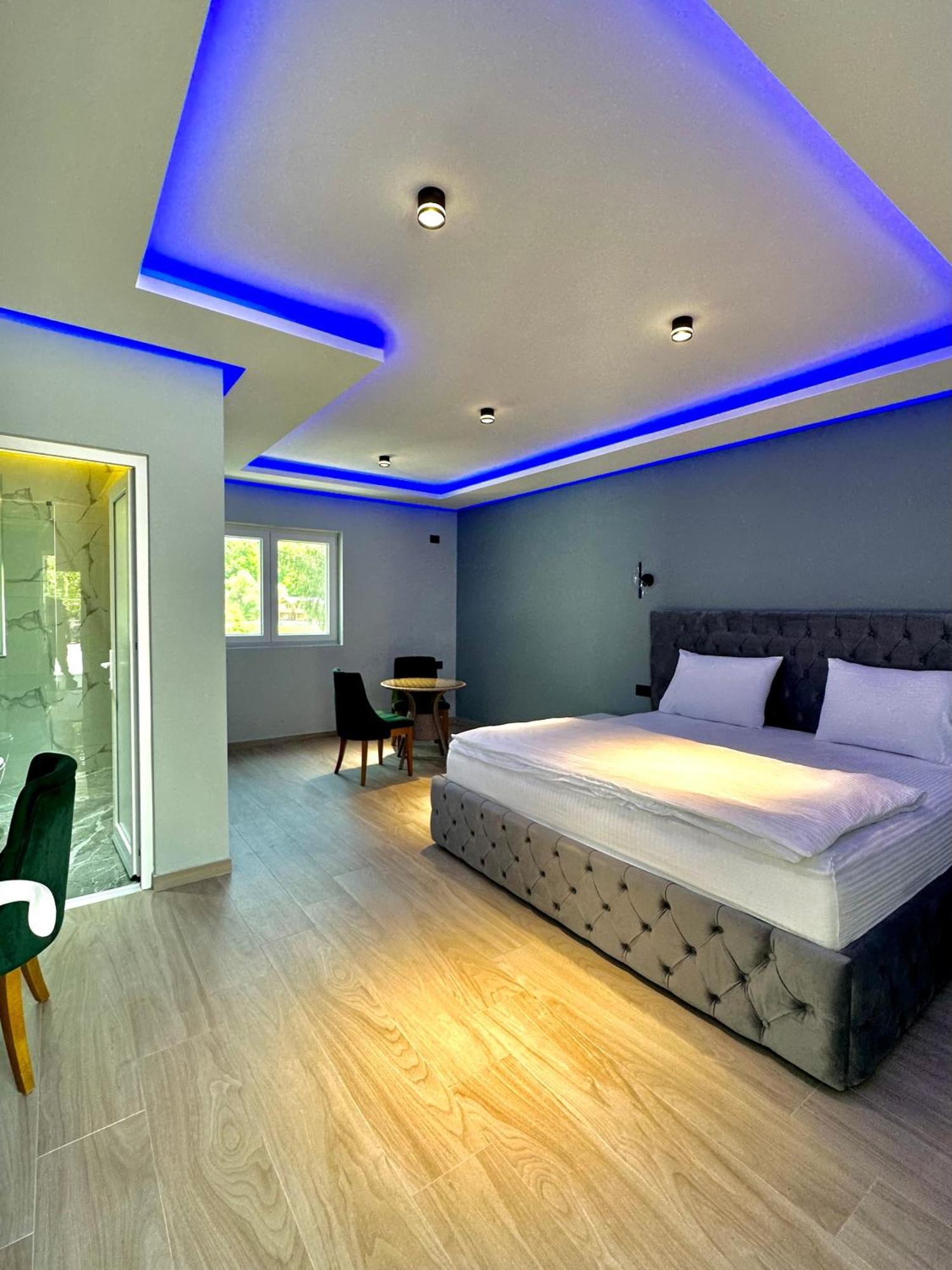 Breezy Hotel Valbone Ruang foto