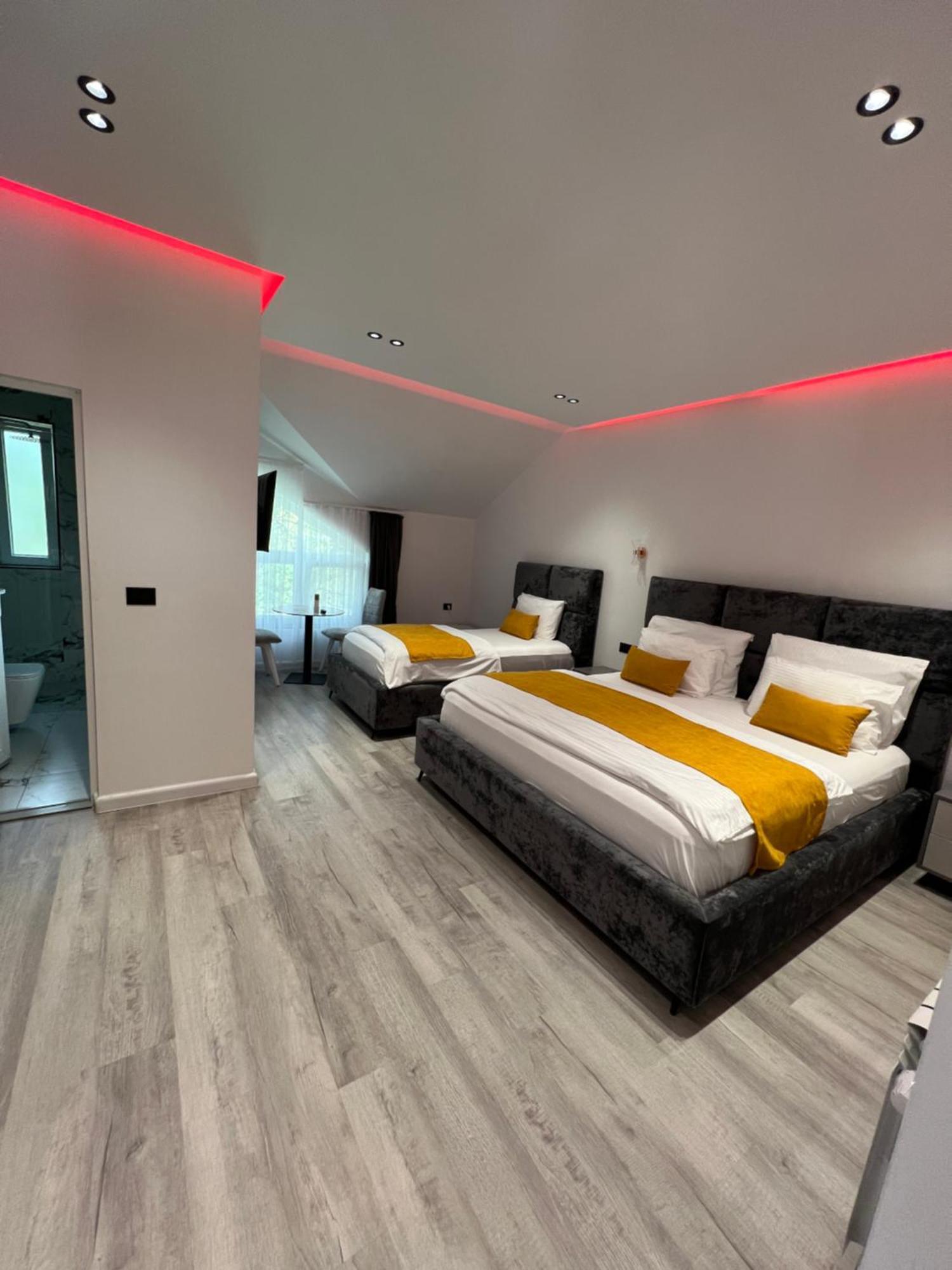 Breezy Hotel Valbone Bagian luar foto