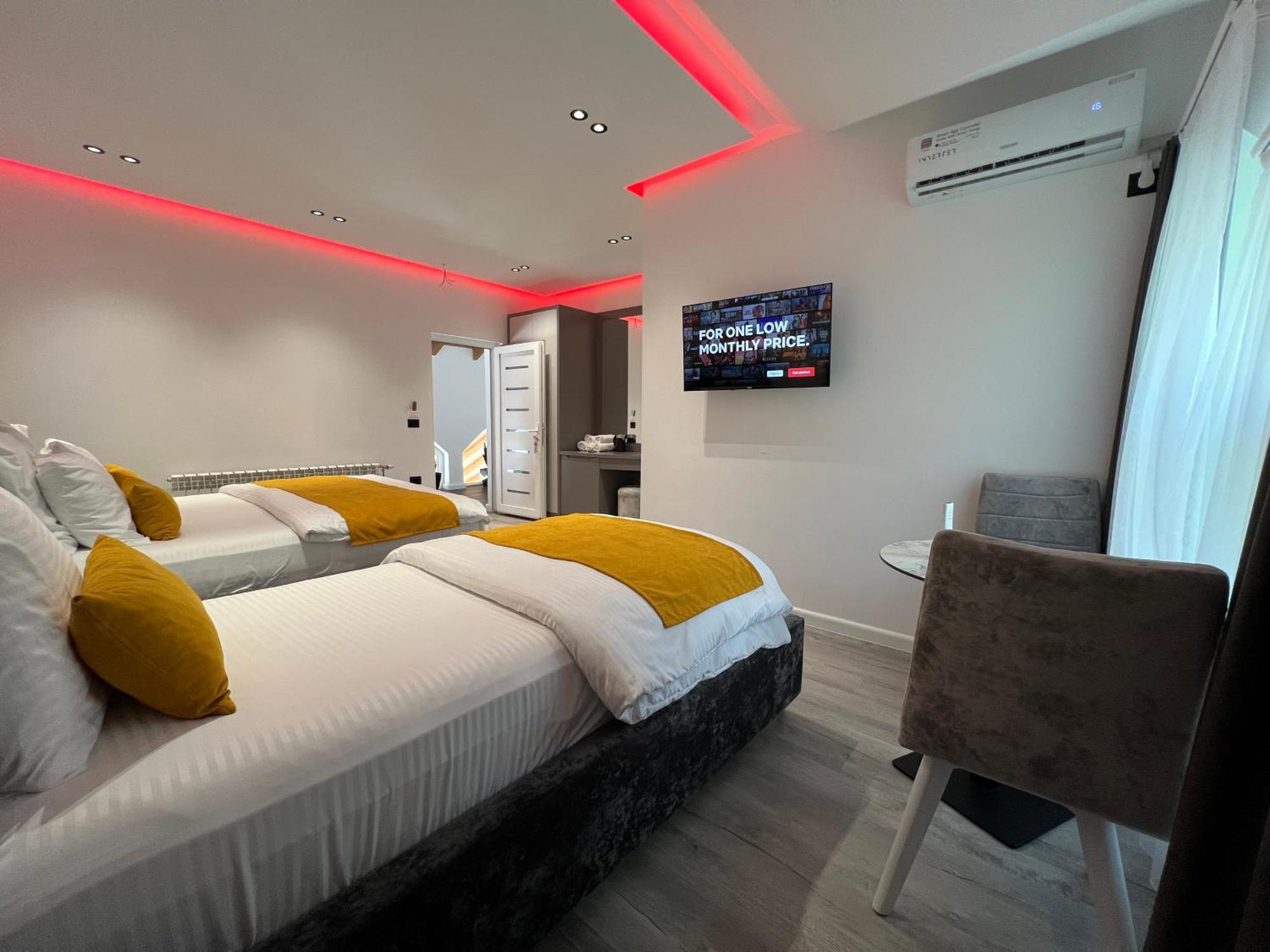 Breezy Hotel Valbone Bagian luar foto