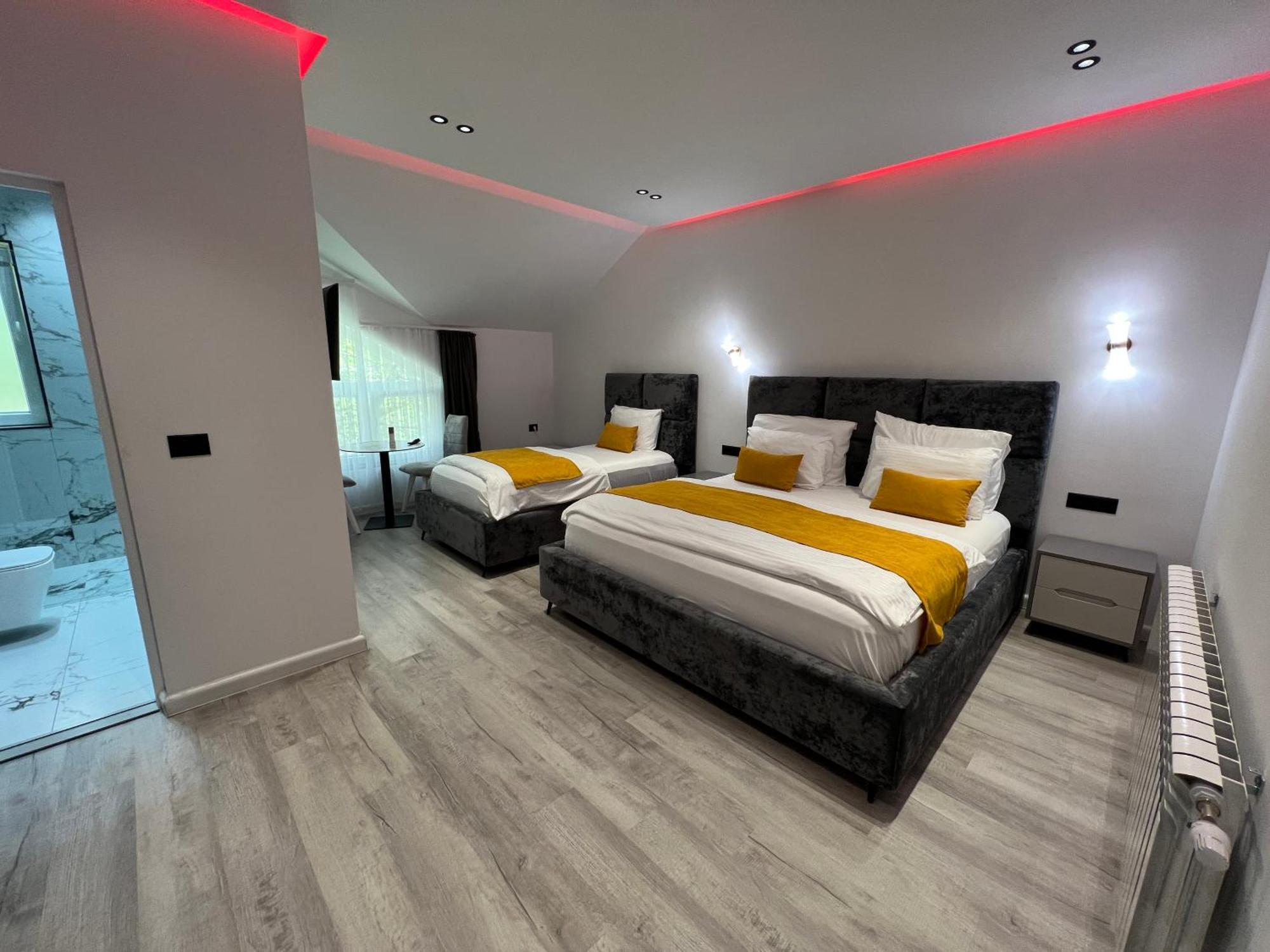 Breezy Hotel Valbone Bagian luar foto