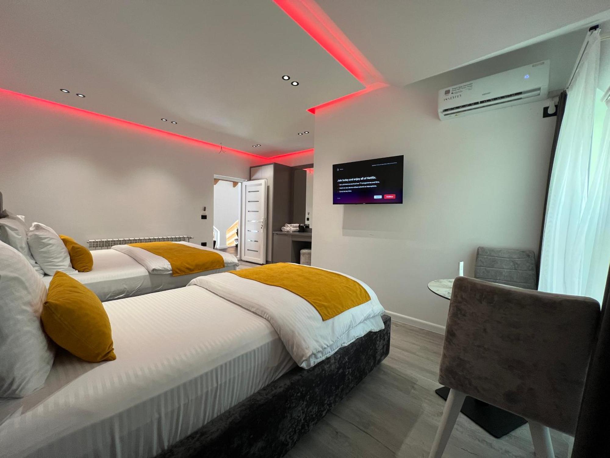 Breezy Hotel Valbone Bagian luar foto