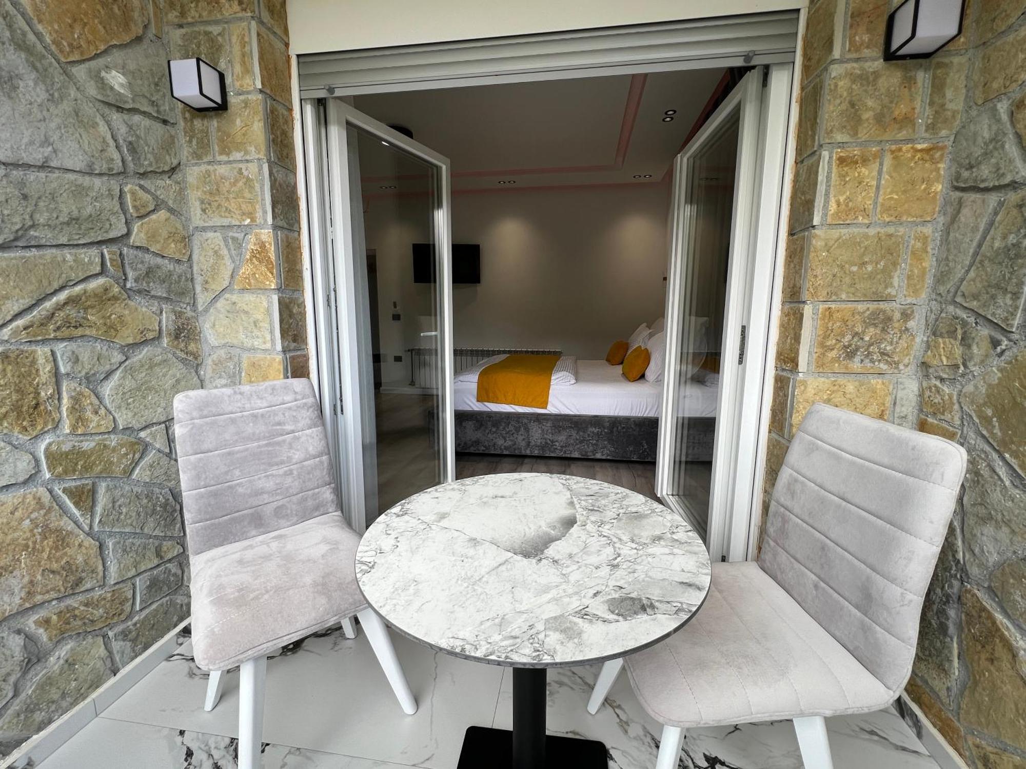 Breezy Hotel Valbone Bagian luar foto